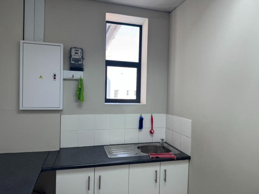 To Let Commercial Property for Rent in Worcester Western Cape
